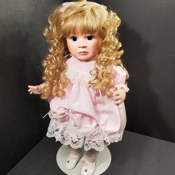 1987 PRINCESS by ZOOK Artist Girl Fashion Doll 20 in Signed #22 Certificate Pink - Picture 1 of 8